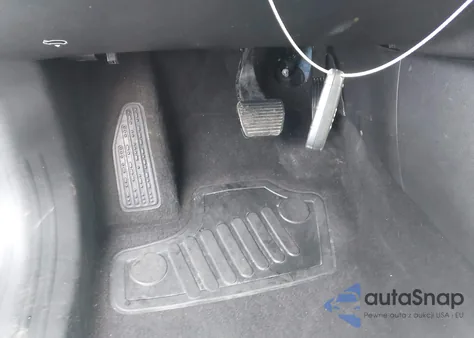 2018 Jeep Compass Latitude 4X4 z USA, uszkodzony, nr VIN 3C4NJDBB4JT479004